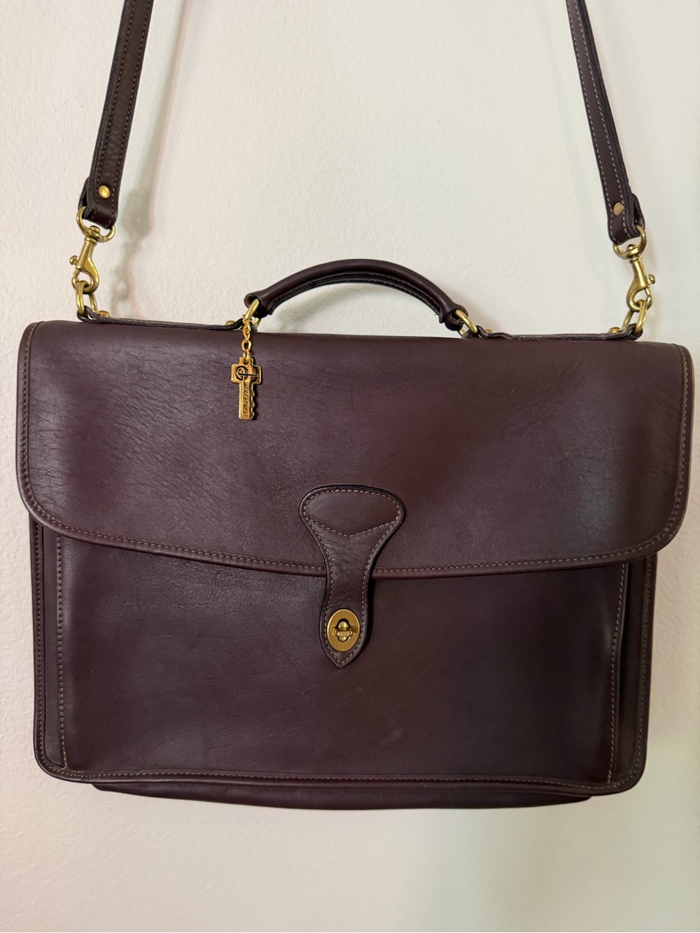 Classic Leather Briefcase Shoulder Bag in Dark Brown - Picture 2 of 4